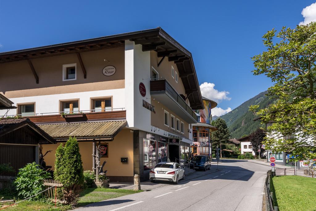 Appartements Rieser - Im Herzen Von Mayrhofen - Sonniger Balkon - 3 Schlafzimmer Exterior photo